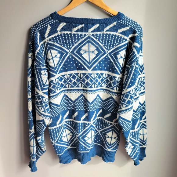 CHAUVIN | Blue and White Geometric Sweater - Picture 5 of 6